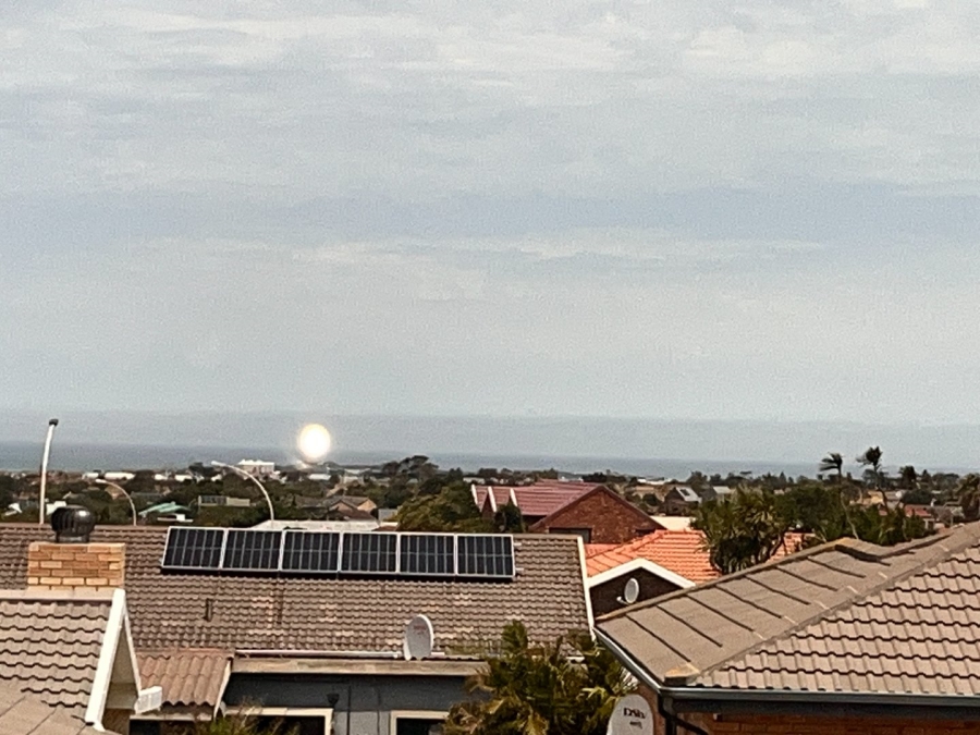 3 Bedroom Property for Sale in Wavecrest Eastern Cape